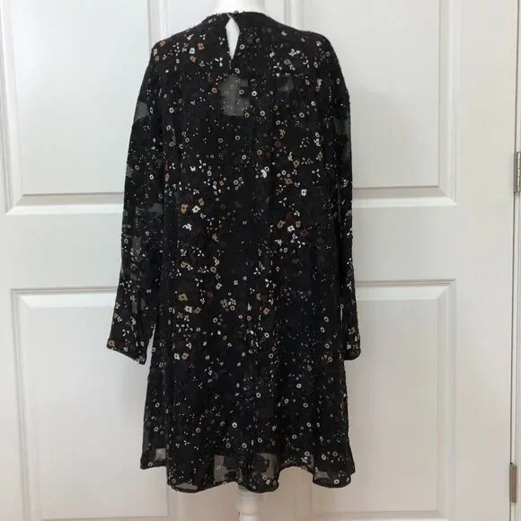 Twist Front Long Sleeve Dress from CLUB MONACO - Picture 6 of 9